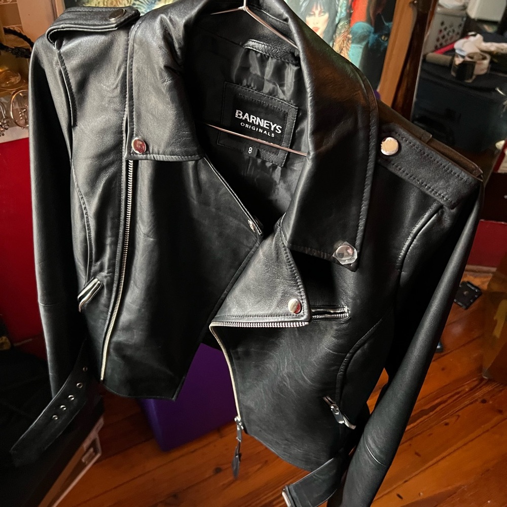 Sold - Picture 8 of 16